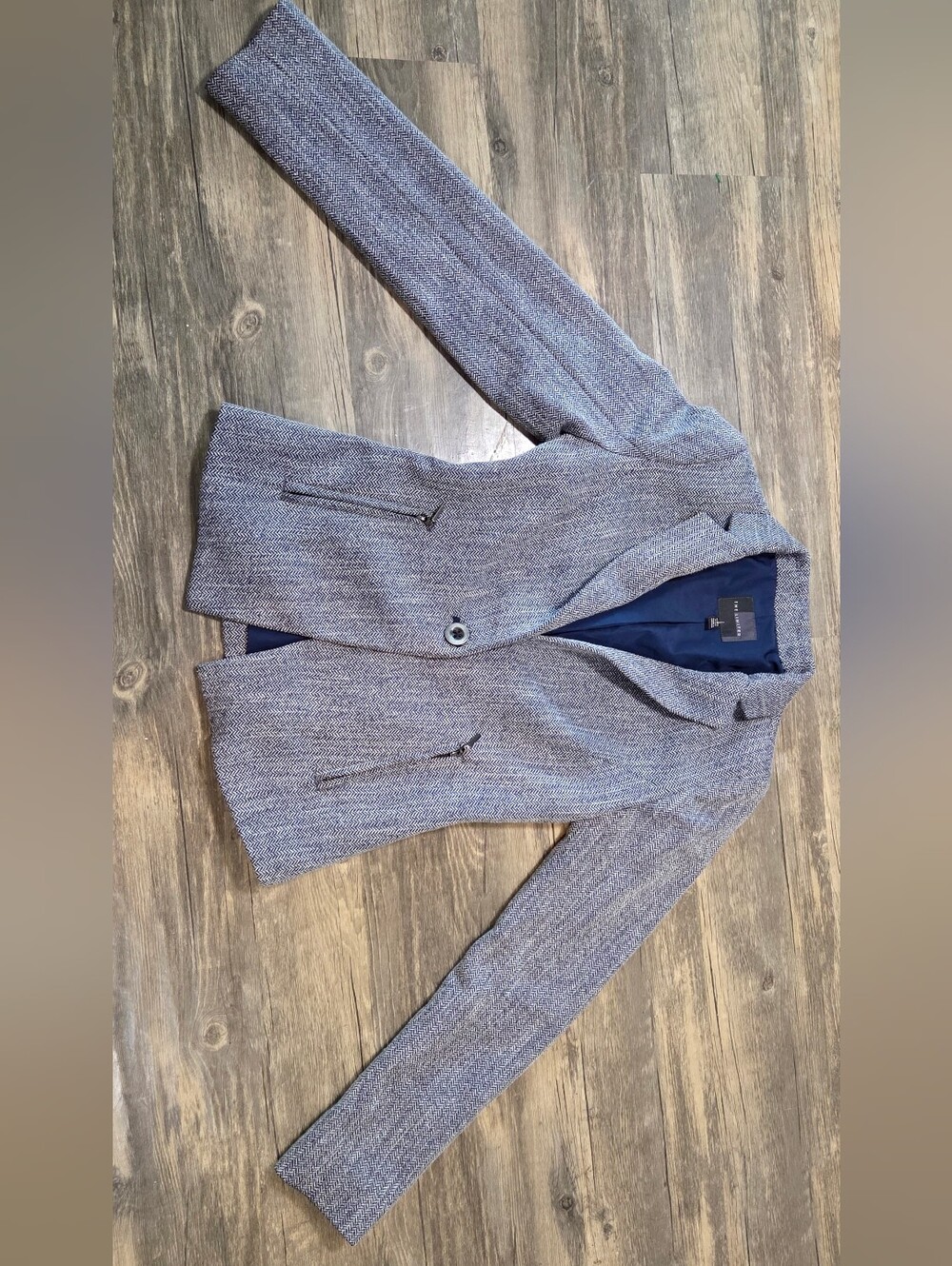 women's herringbone blazer from the brand The Limited, featuring a classic grey